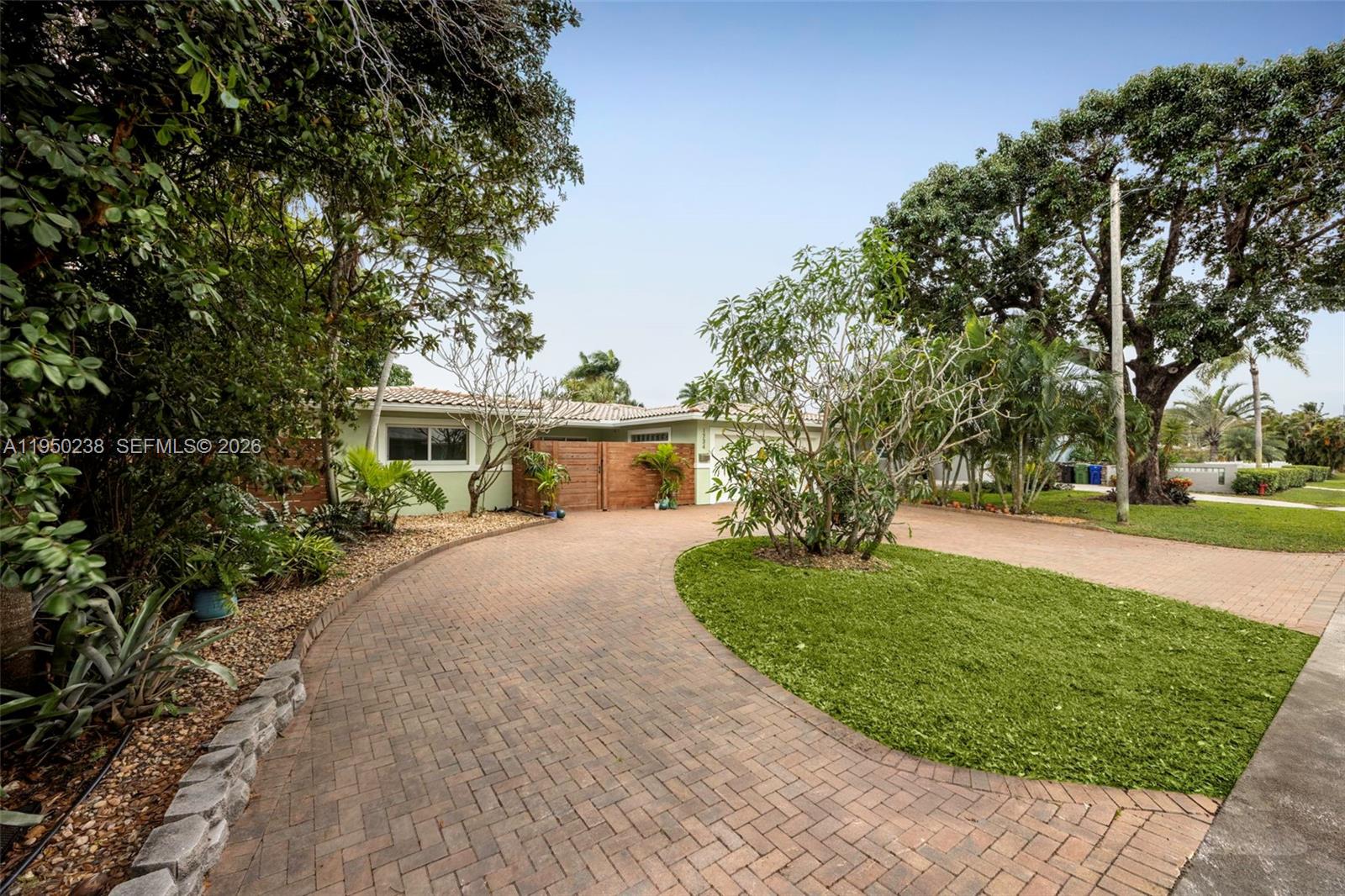 1734 W Las Olas Blvd