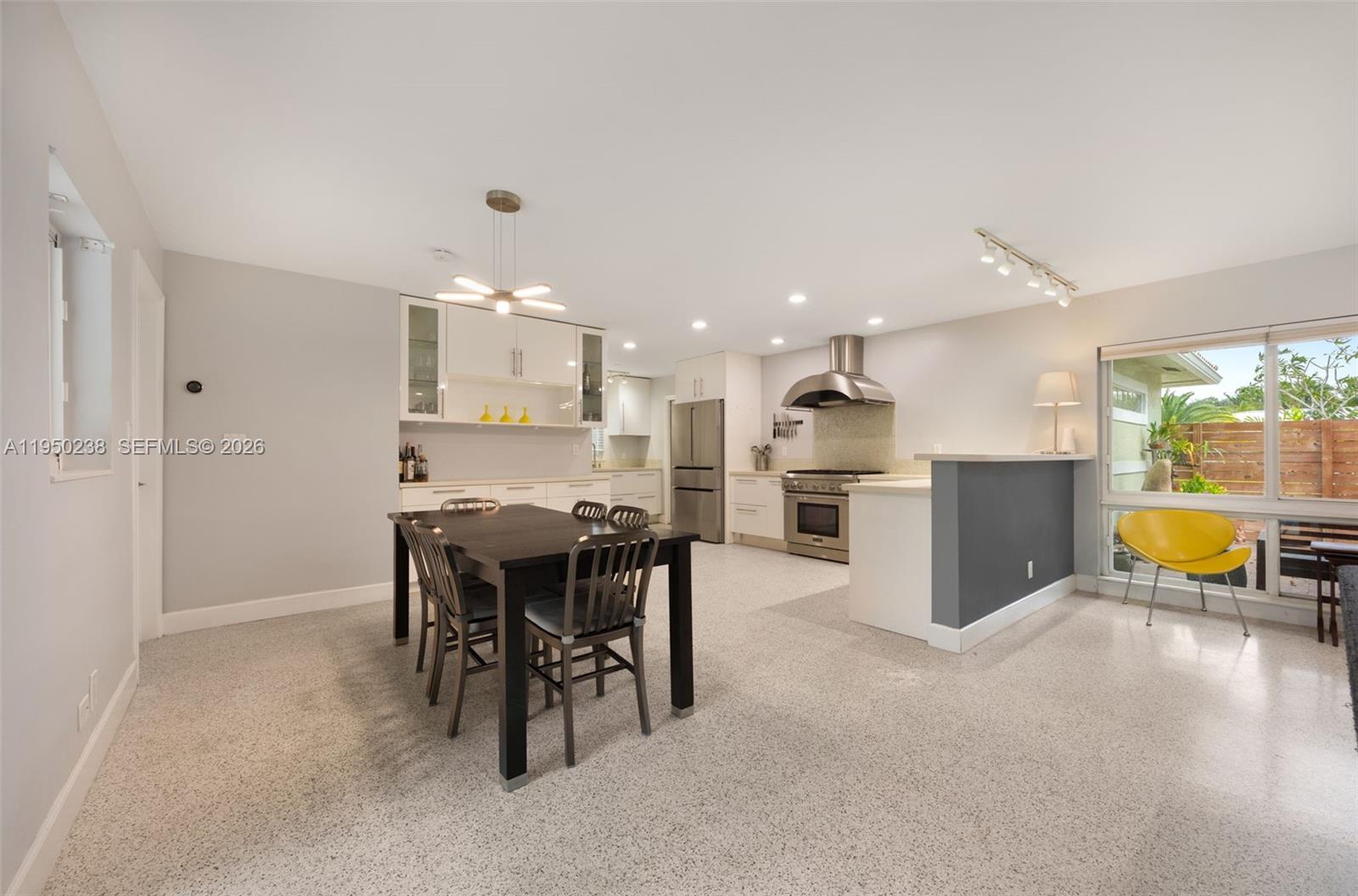 1734 W Las Olas Blvd Fort Lauderdale, FL 33312