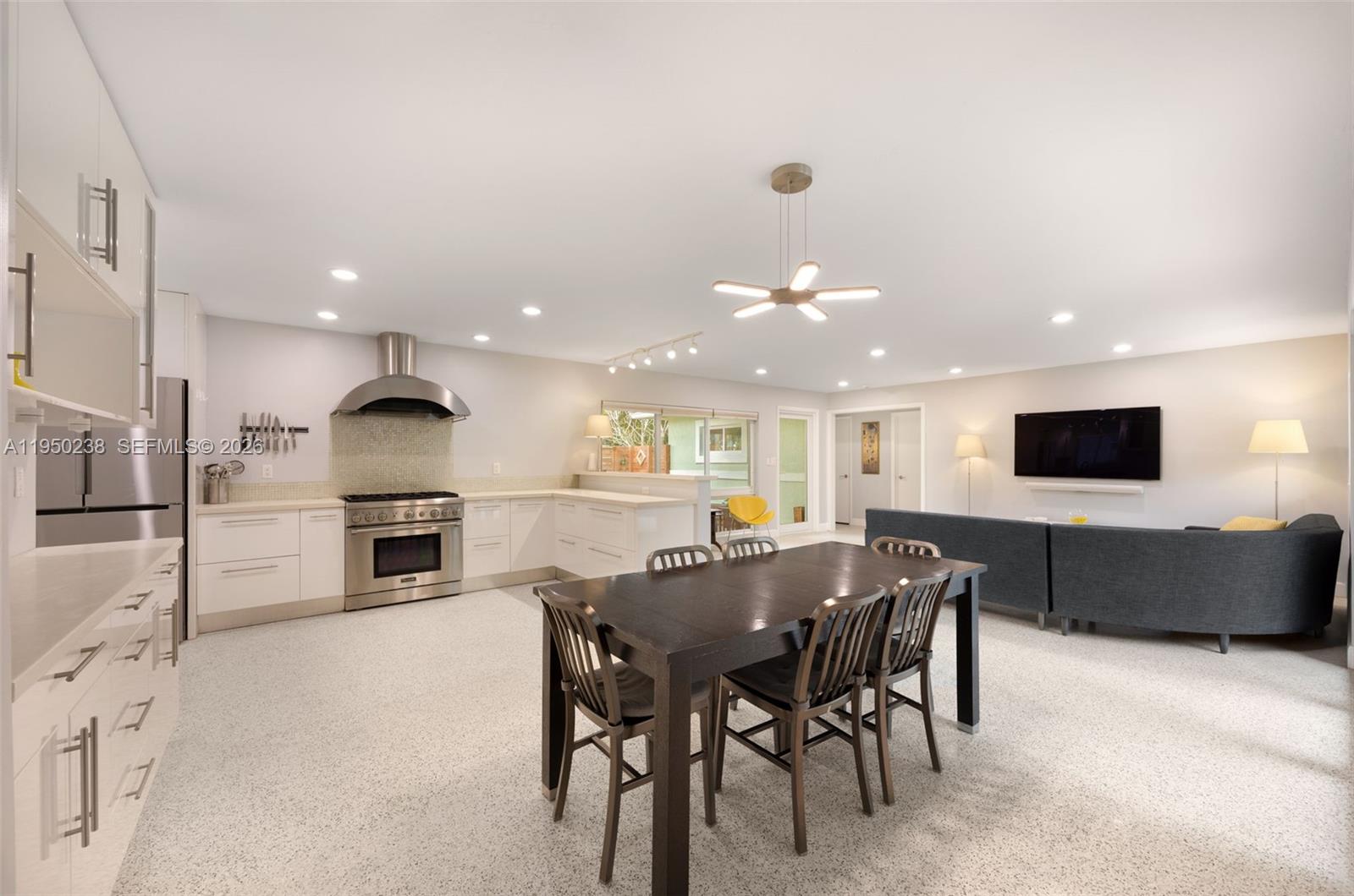 1734 W Las Olas Blvd Fort Lauderdale, FL 33312