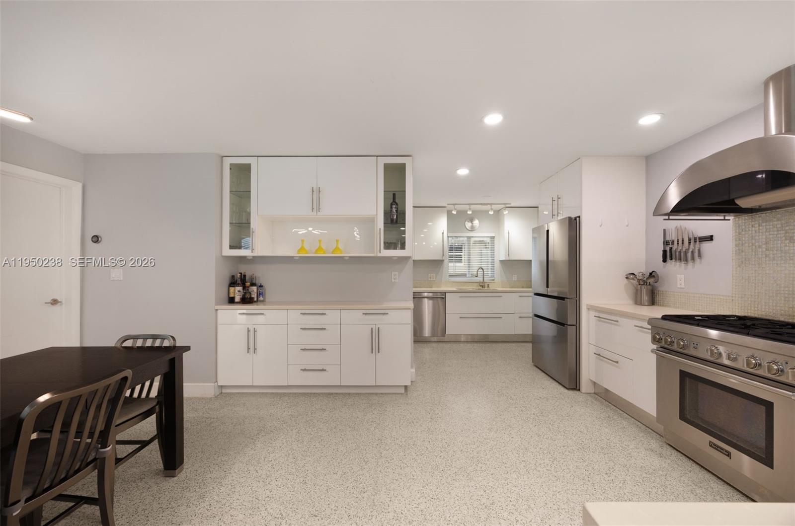 1734 W Las Olas Blvd Fort Lauderdale, FL 33312