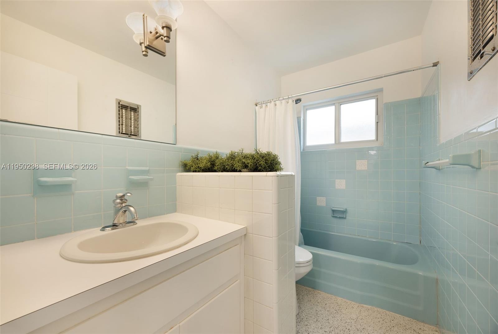 1734 W Las Olas Blvd Fort Lauderdale, FL 33312