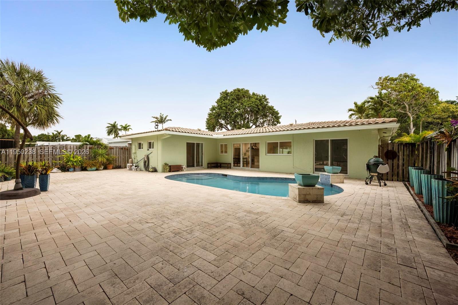 1734 W Las Olas Blvd Fort Lauderdale, FL 33312