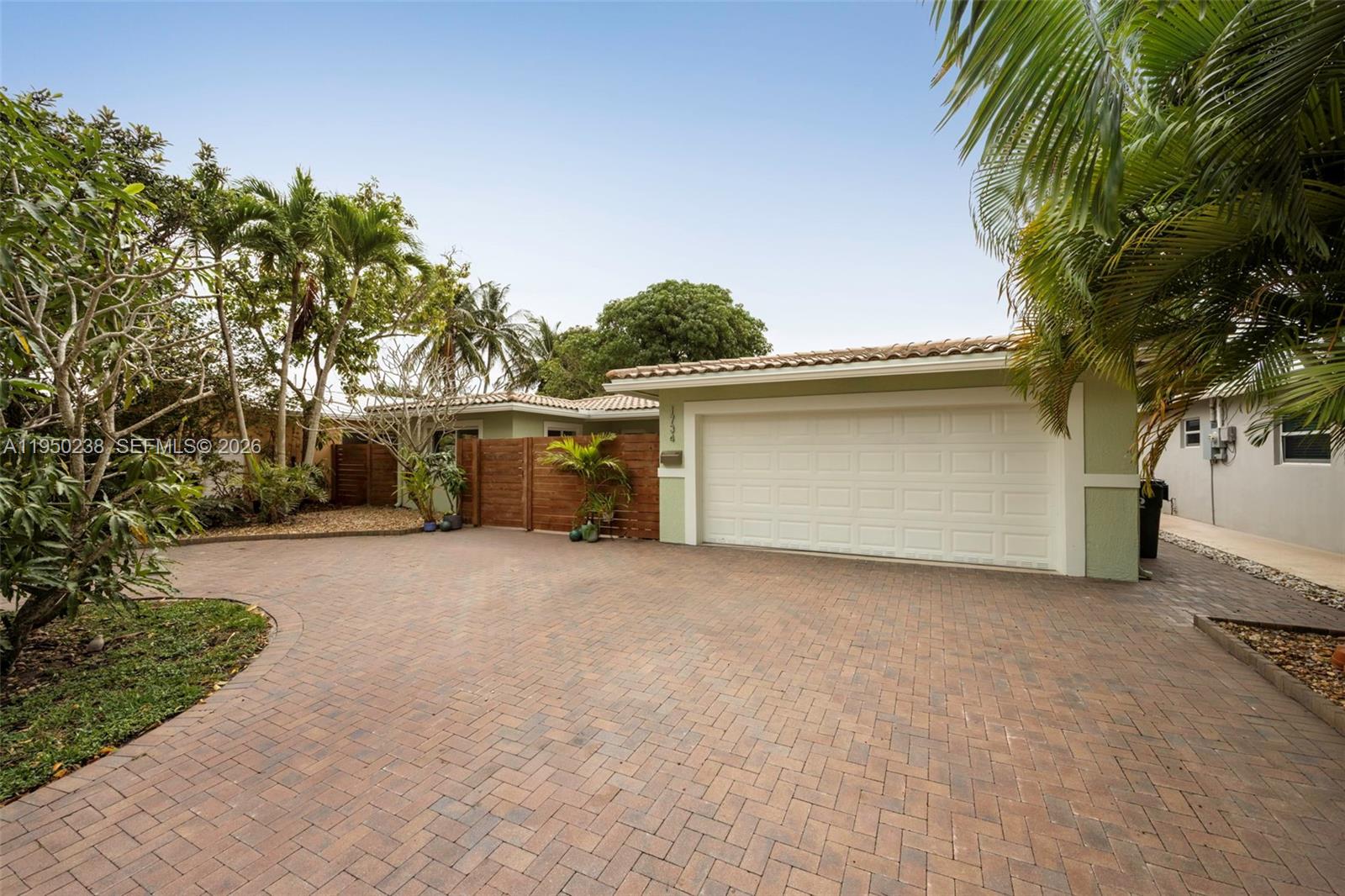 1734 W Las Olas Blvd Fort Lauderdale, FL 33312