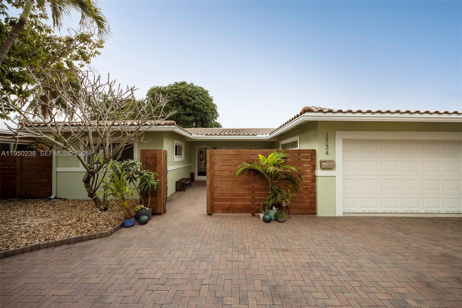 1734 W Las Olas Blvd Fort Lauderdale, FL 33312