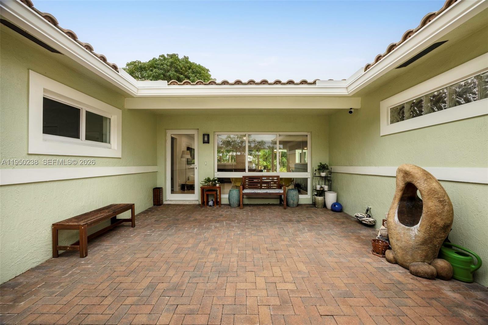 1734 W Las Olas Blvd Fort Lauderdale, FL 33312