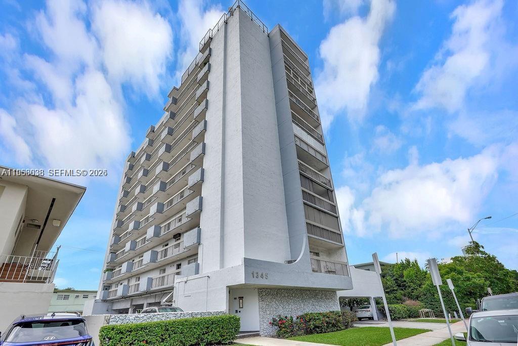 1345 West Ave #903 Miami Beach, FL 33139
