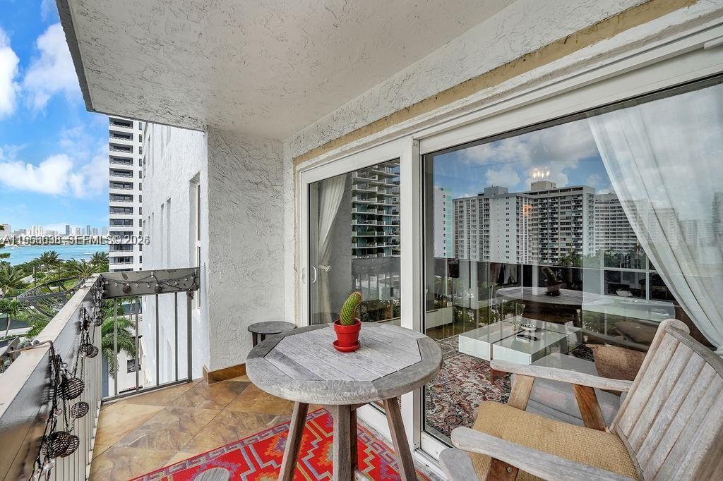 1345 West Ave #903 Miami Beach, FL 33139