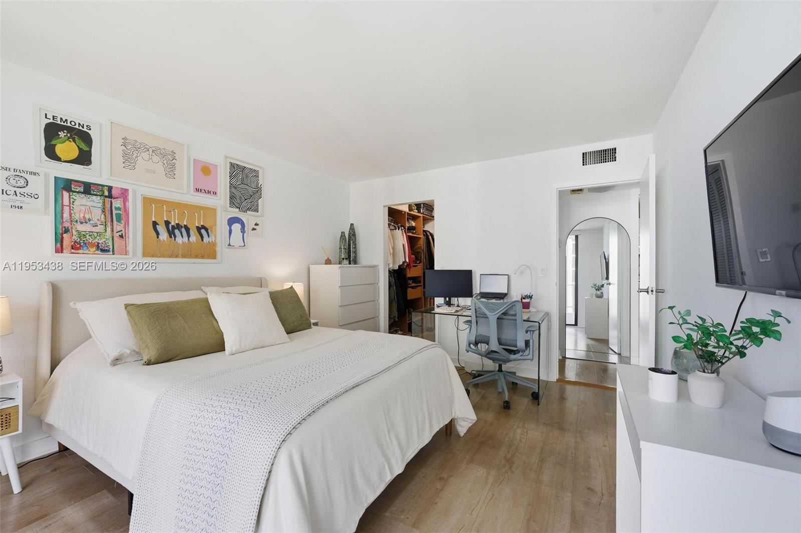 image Brickell Harbour9