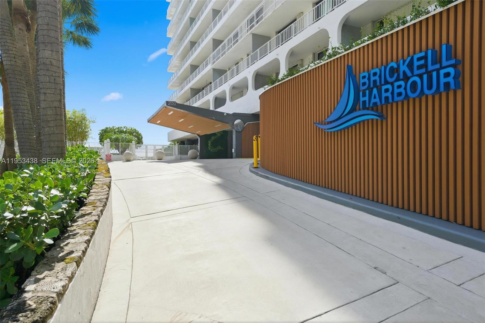 image Brickell Harbour24