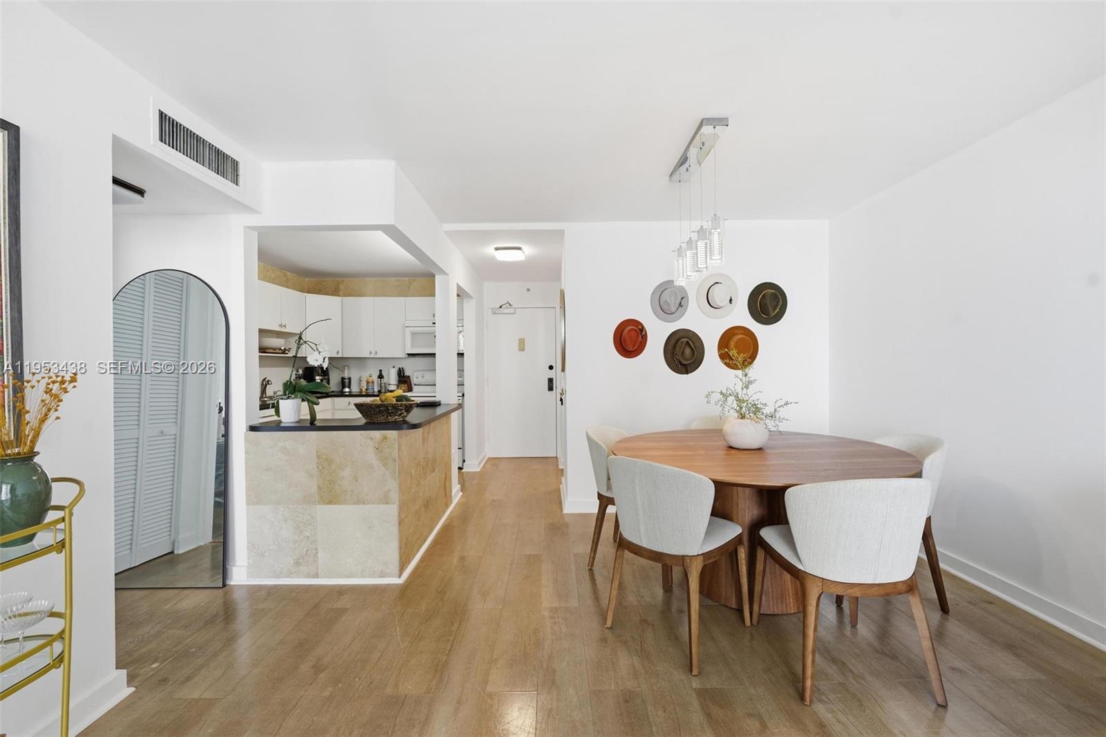 image Brickell Harbour7