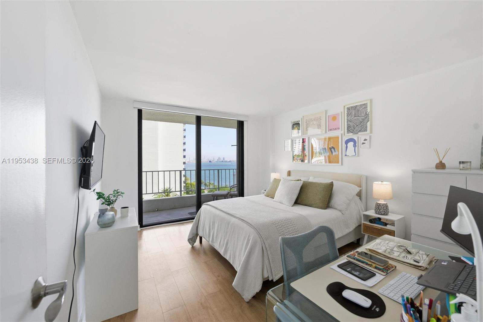 image Brickell Harbour8