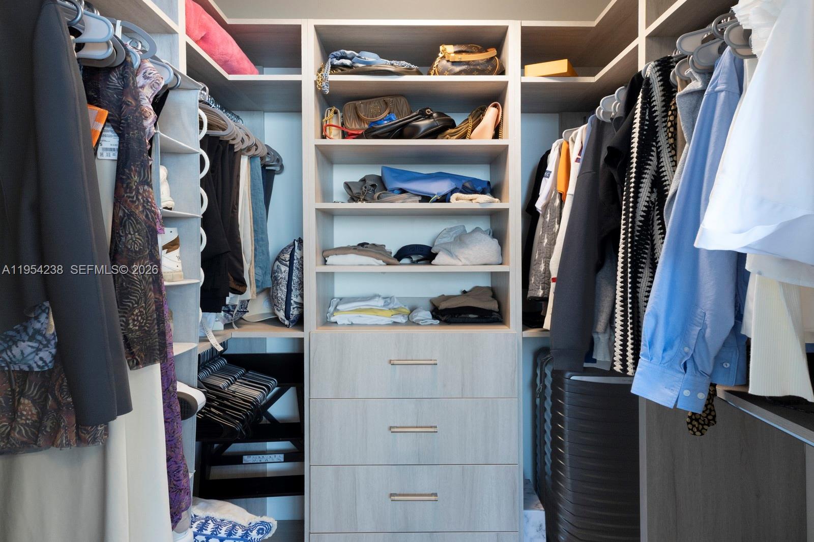 image Brickell Flatiron10