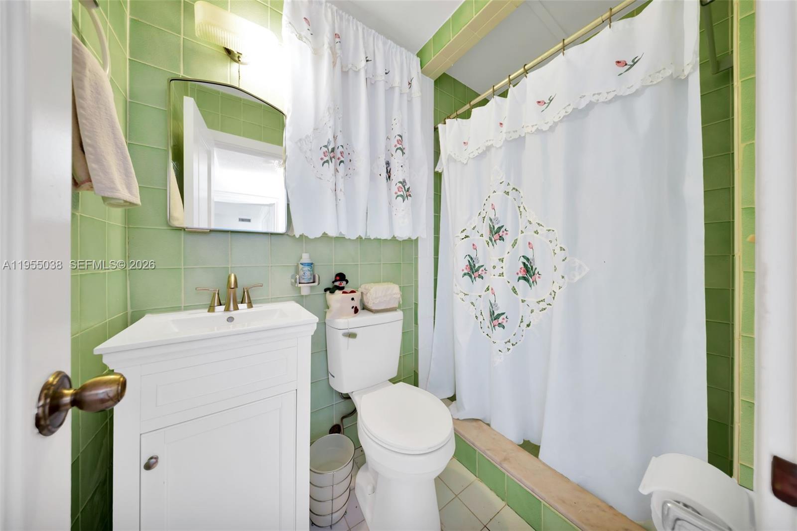 520 Morningside Dr Miami Springs, FL 33166