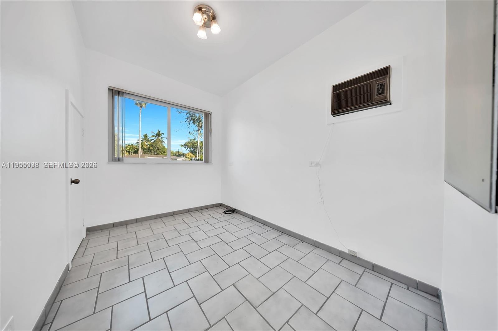 520 Morningside Dr Miami Springs, FL 33166