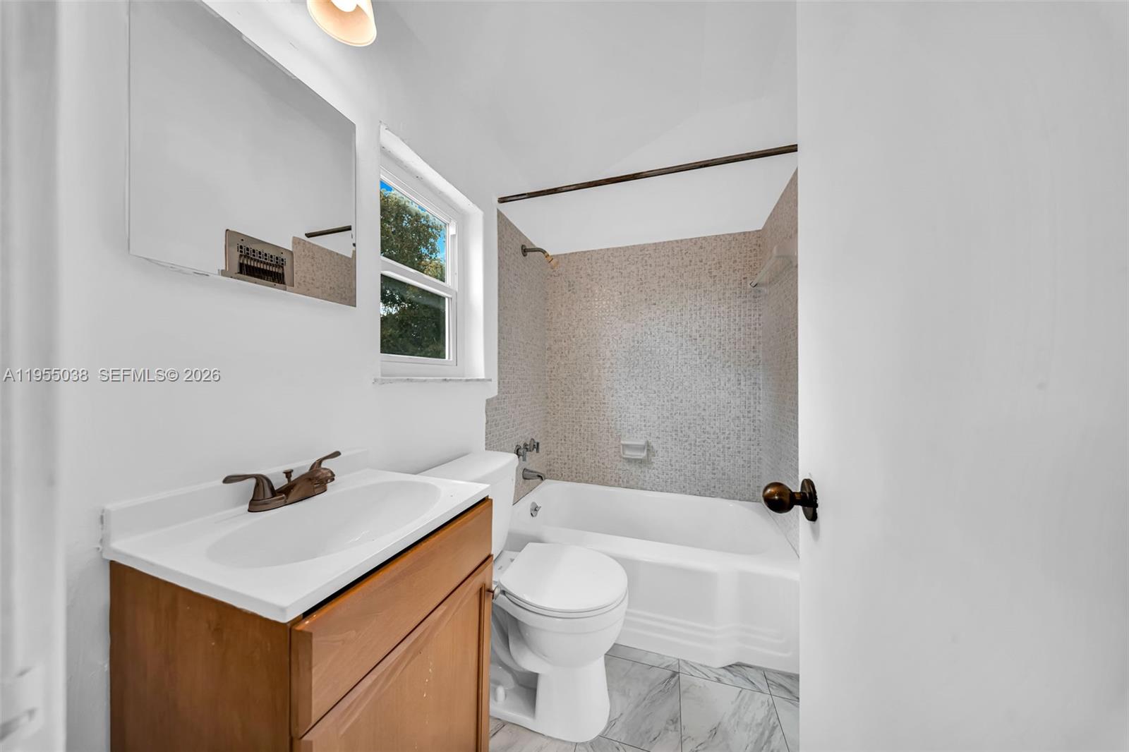 520 Morningside Dr Miami Springs, FL 33166