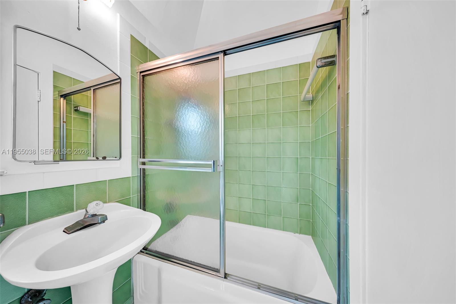 520 Morningside Dr Miami Springs, FL 33166