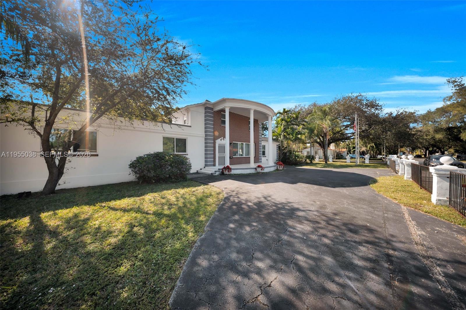 520 Morningside Dr Miami Springs, FL 33166