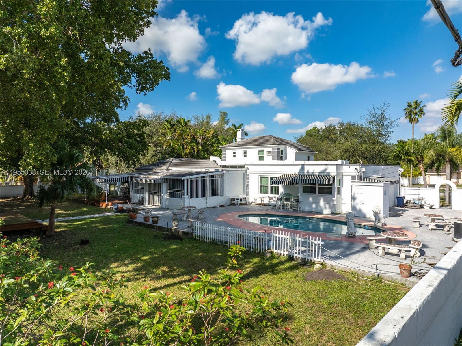 520 Morningside Dr Miami Springs, FL 33166