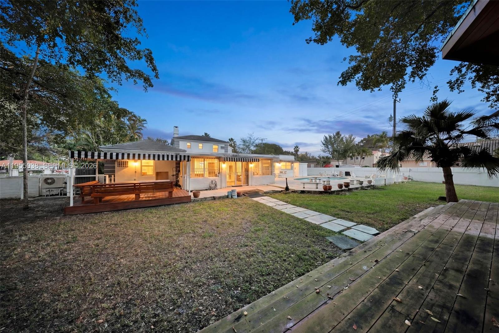 520 Morningside Dr Miami Springs, FL 33166