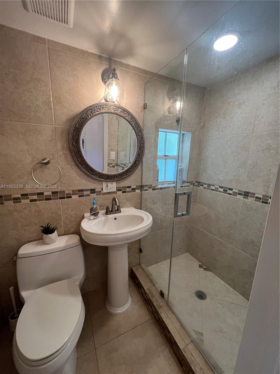 7601 Beachview Dr North Bay Village, FL 33141