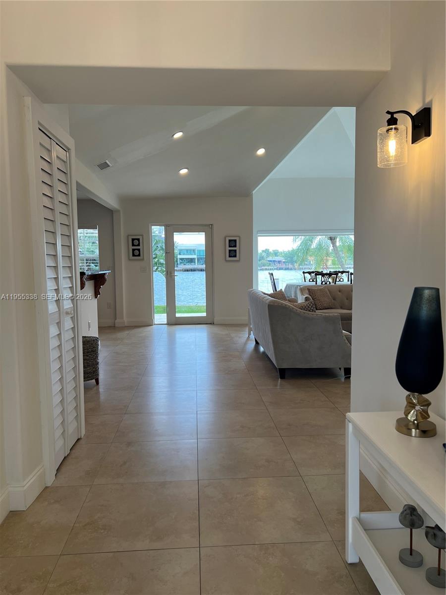 7601 Beachview Dr North Bay Village, FL 33141