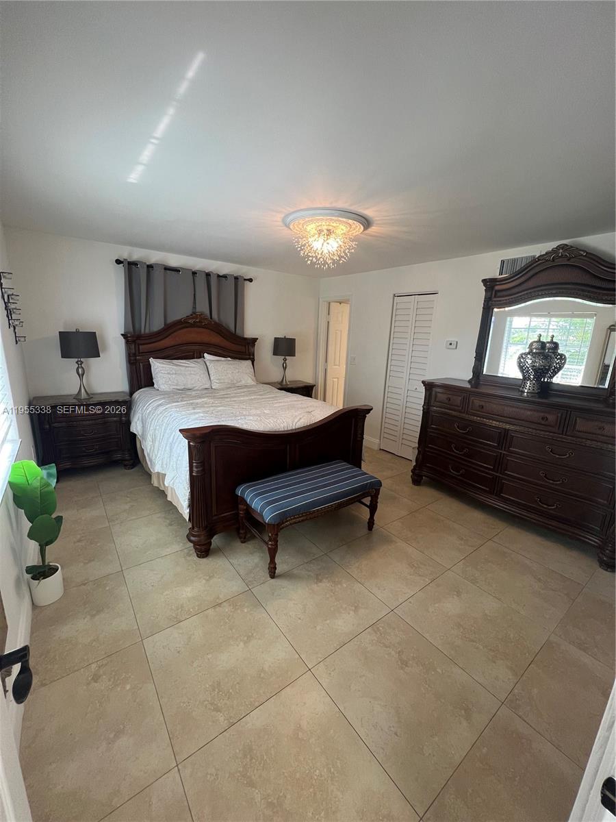 7601 Beachview Dr North Bay Village, FL 33141