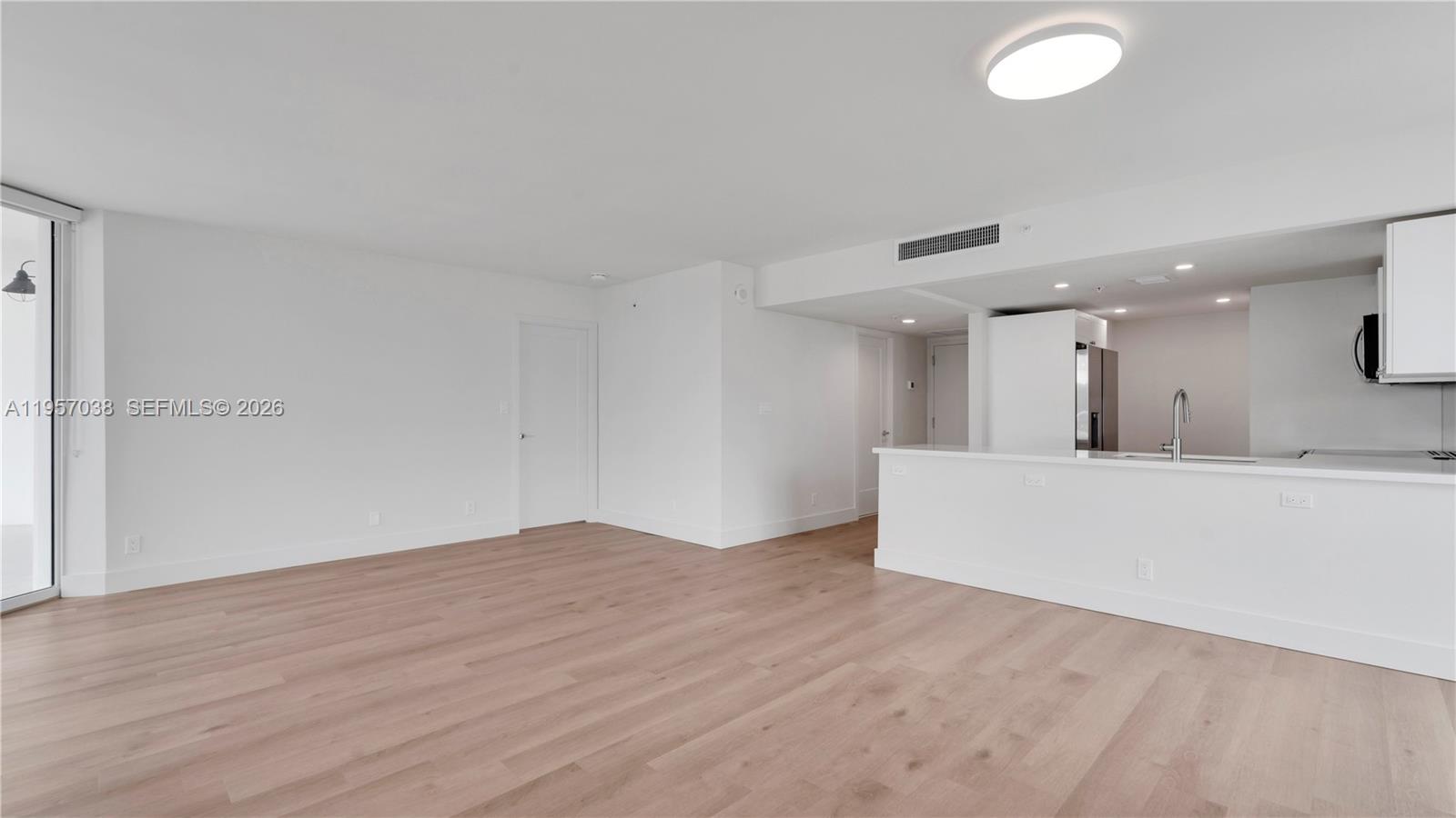 555 NE 34th St #2410 Miami, FL 33137