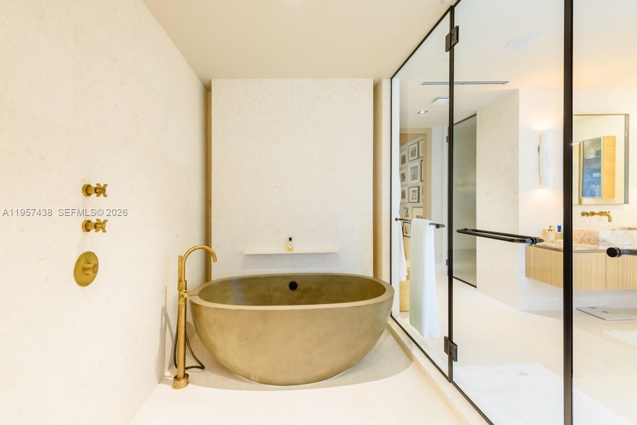 5902 SW 105th St Pinecrest, FL 33156