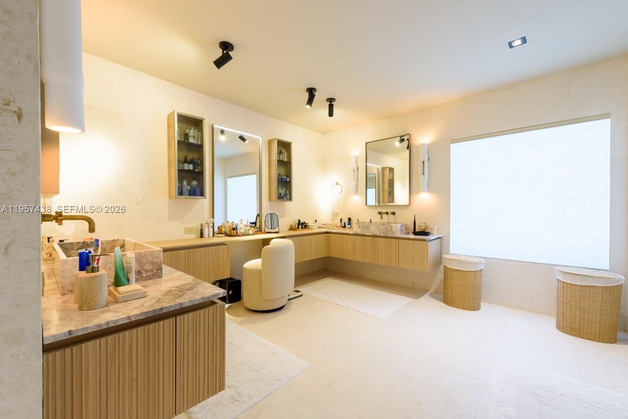 5902 SW 105th St Pinecrest, FL 33156