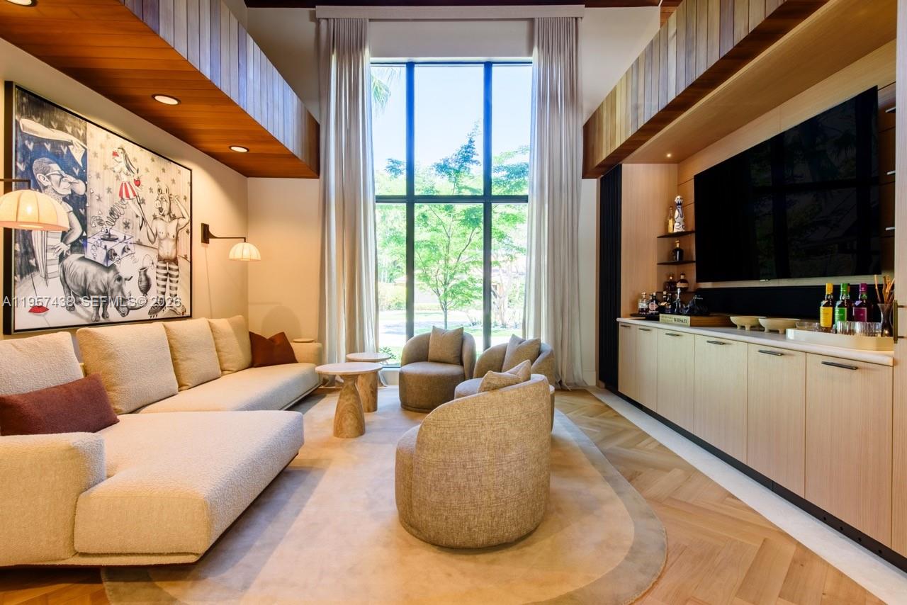 5902 SW 105th St Pinecrest, FL 33156