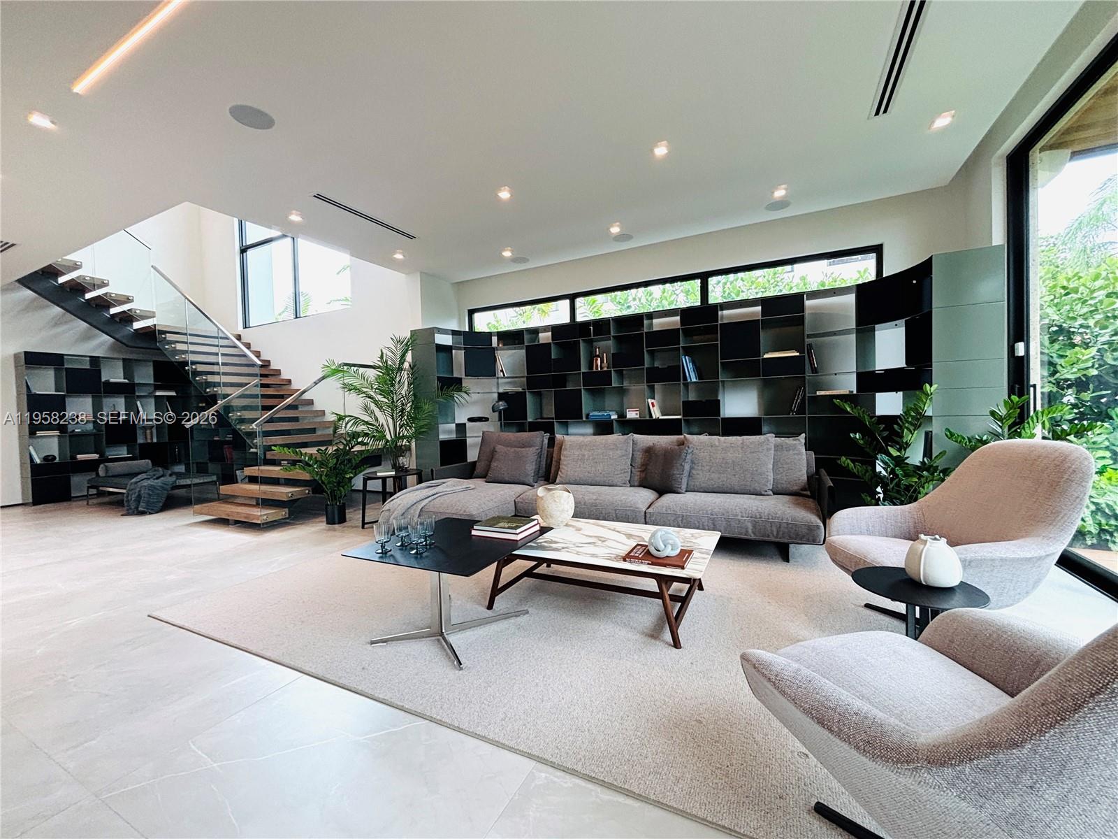 5825 Alton Rd Miami Beach, FL 33140