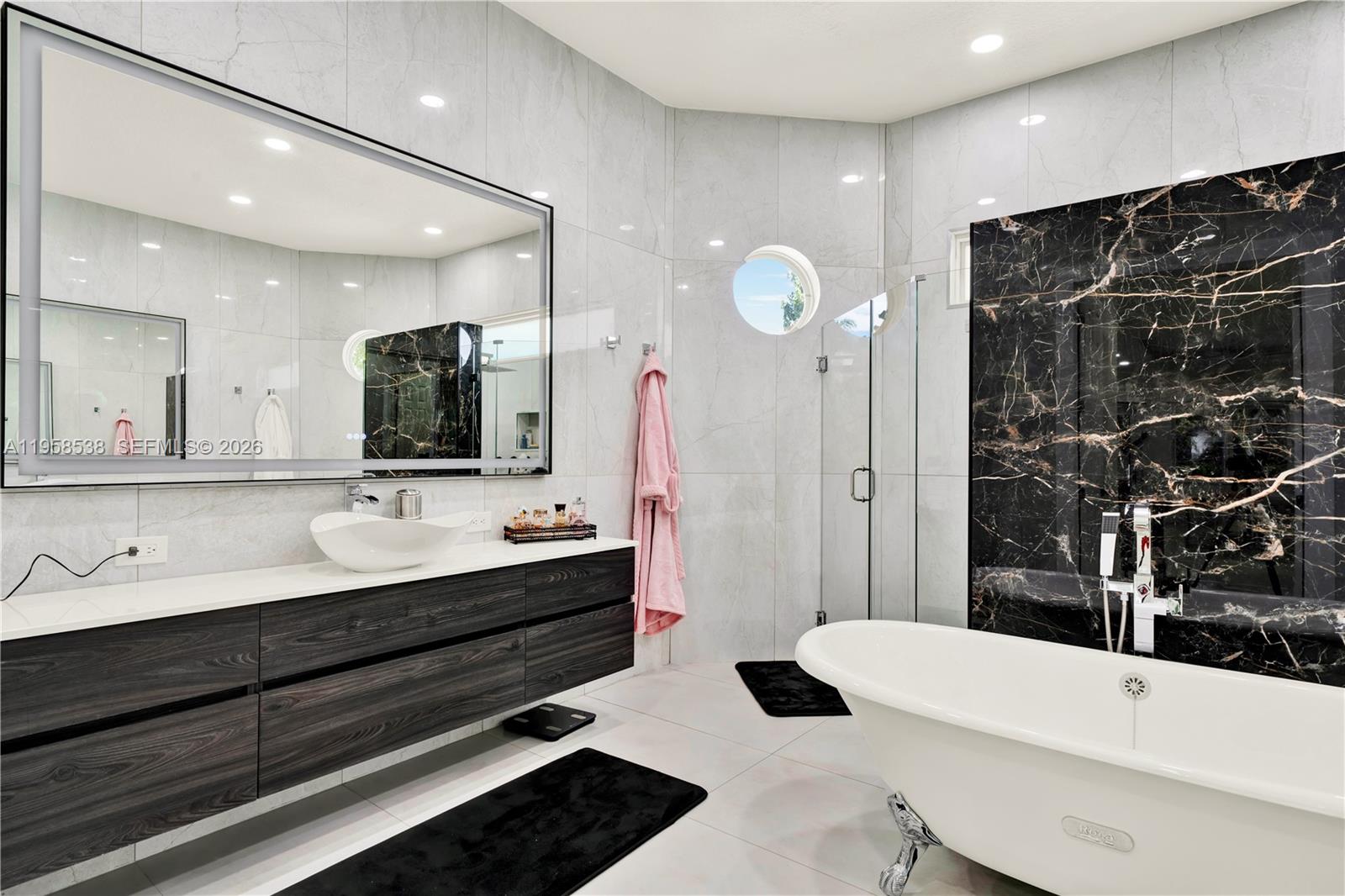 12301 NW 18th St Plantation, FL 33323