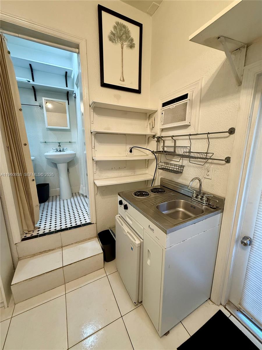 1750 SW 16th St #1 Miami, FL 33145