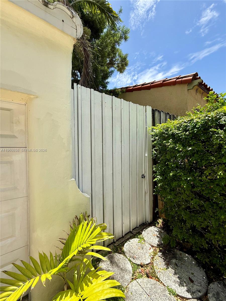 1750 SW 16th St #1 Miami, FL 33145