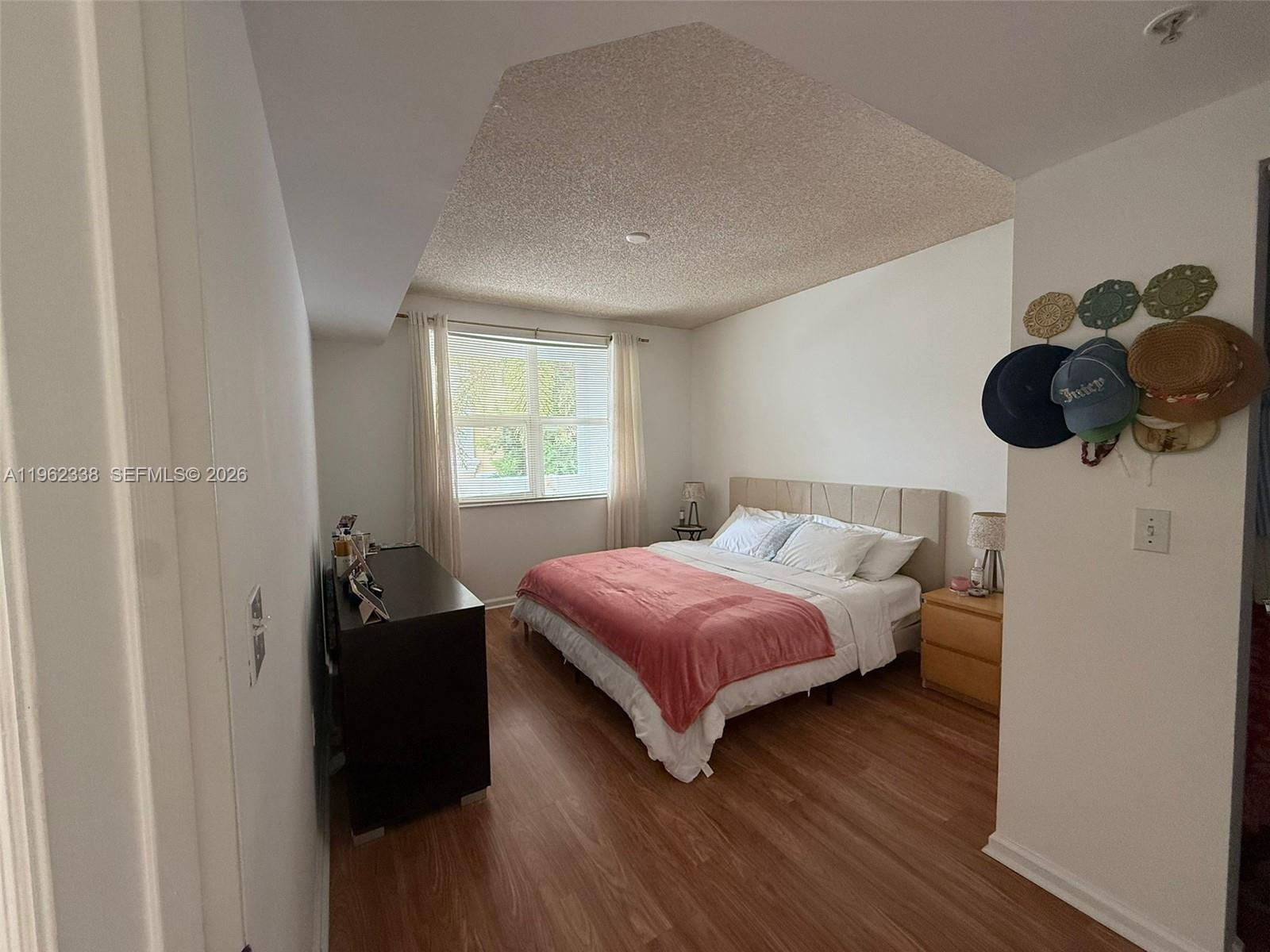 image Porto Bellagio Condo2