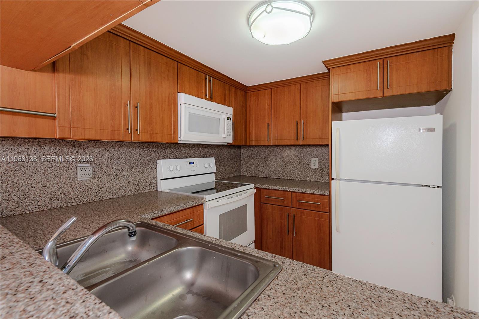 1082 W 79th St #25 Hialeah, FL 33014