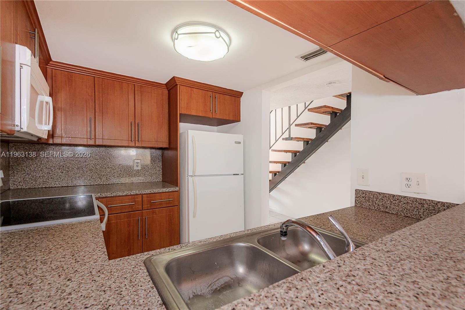 1082 W 79th St #25 Hialeah, FL 33014