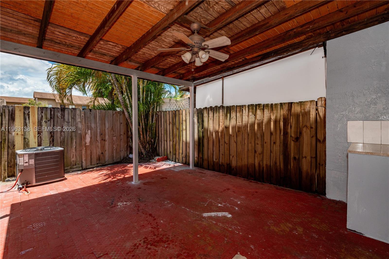 1082 W 79th St #25 Hialeah, FL 33014