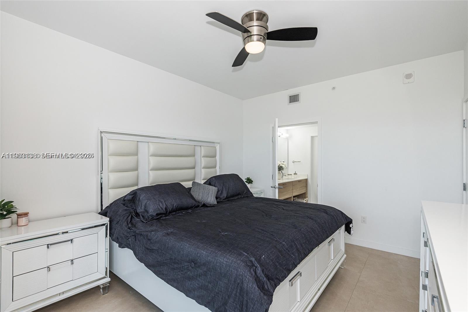 1082 W 79th St #25 Hialeah, FL 33014