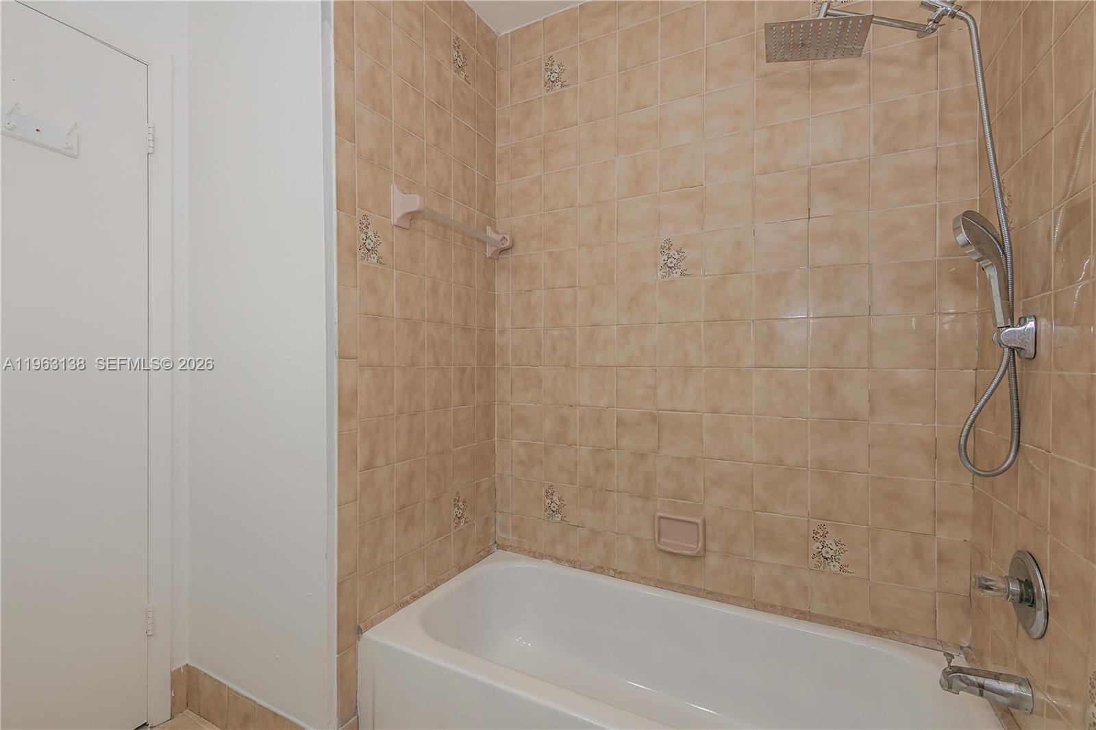 1082 W 79th St #25 Hialeah, FL 33014