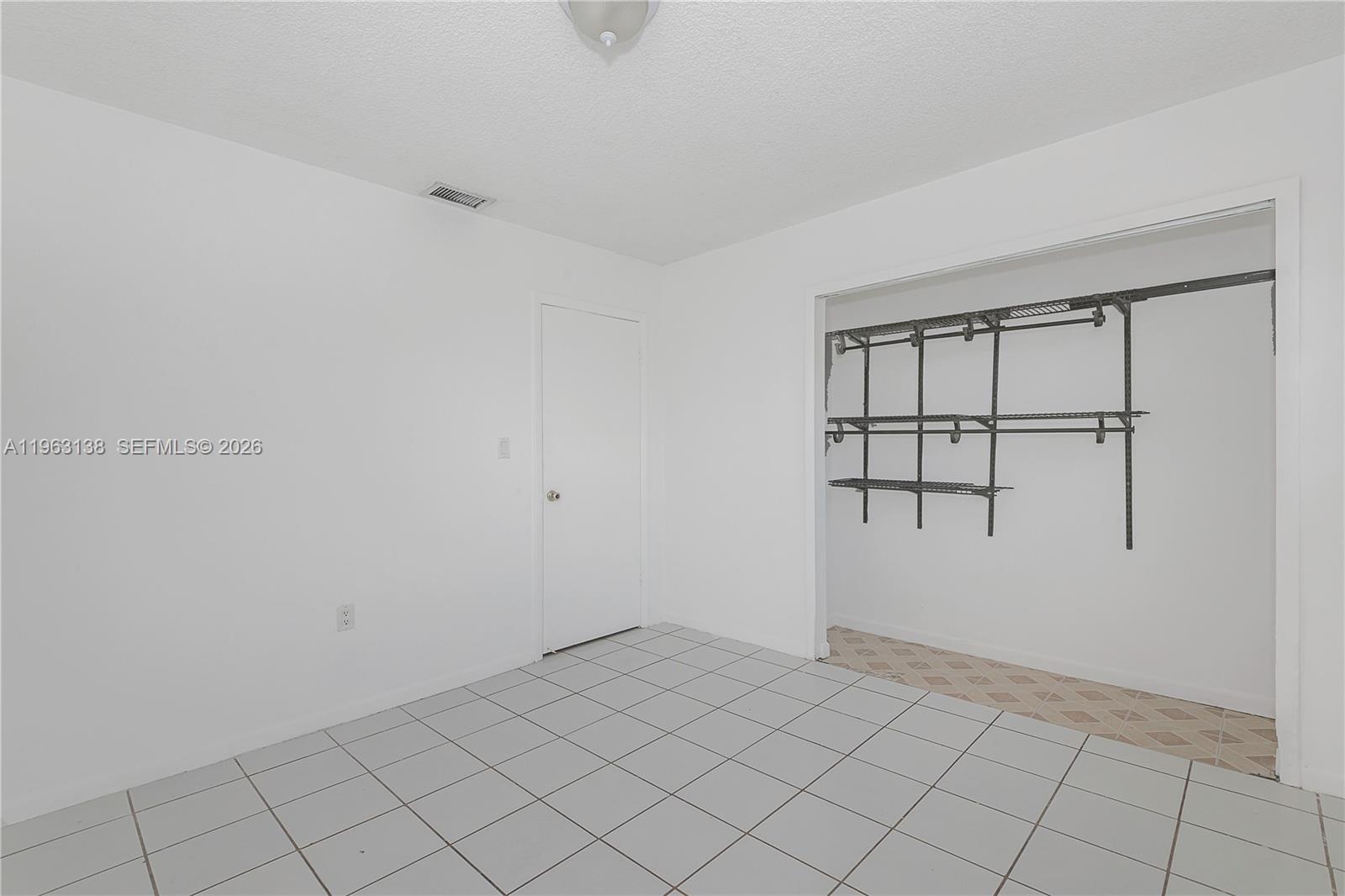 1082 W 79th St #25 Hialeah, FL 33014