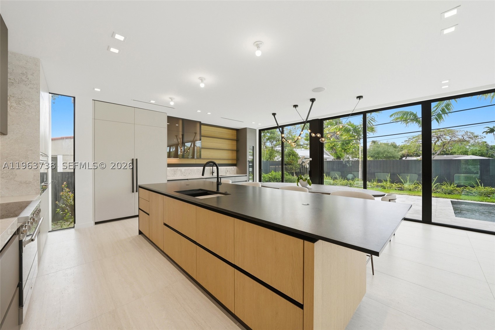 4401 SW 14th St Miami, FL 33134