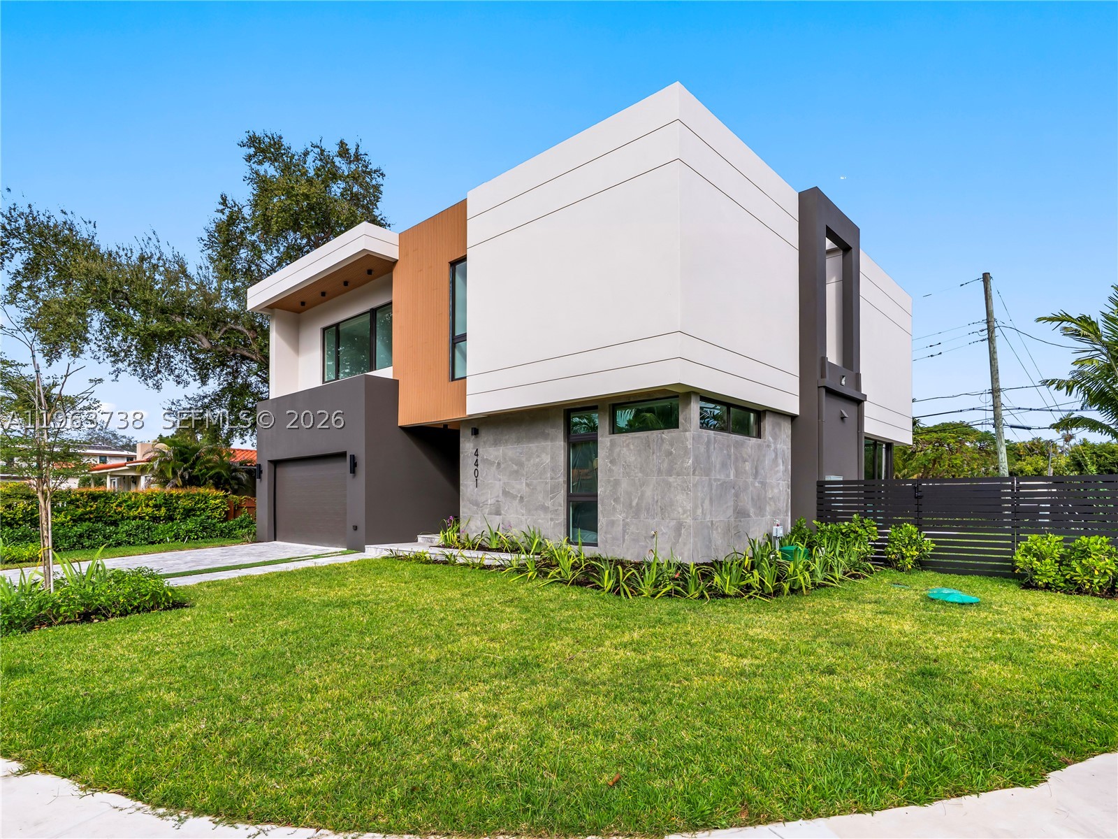 4401 SW 14th St Miami, FL 33134