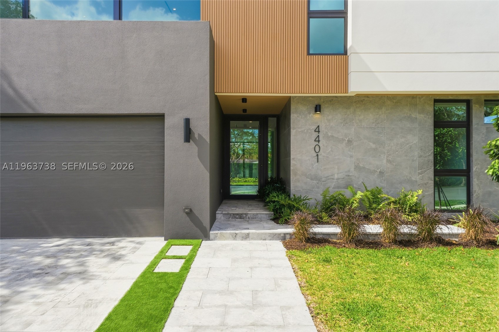 4401 SW 14th St Miami, FL 33134
