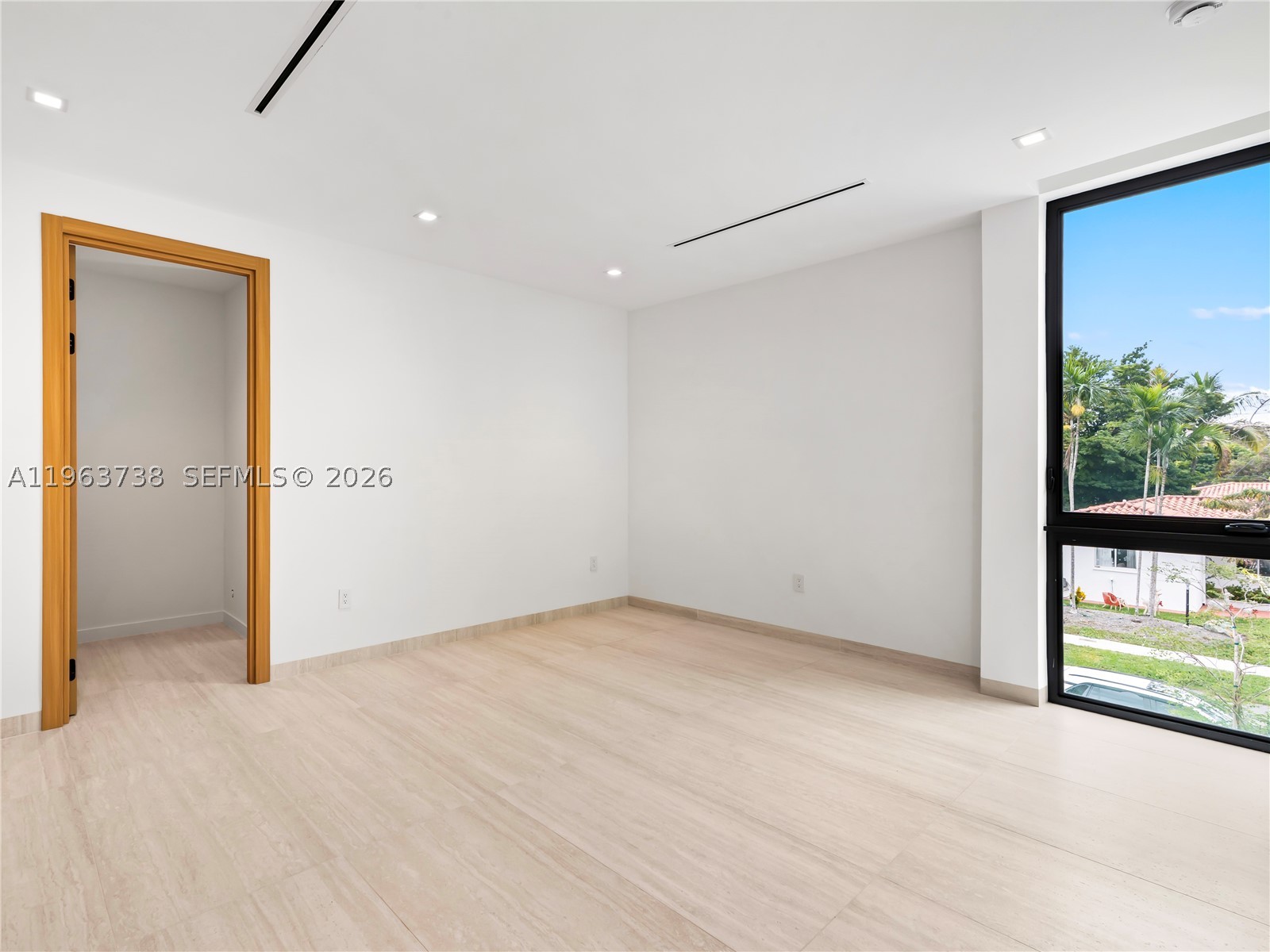 4401 SW 14th St Miami, FL 33134