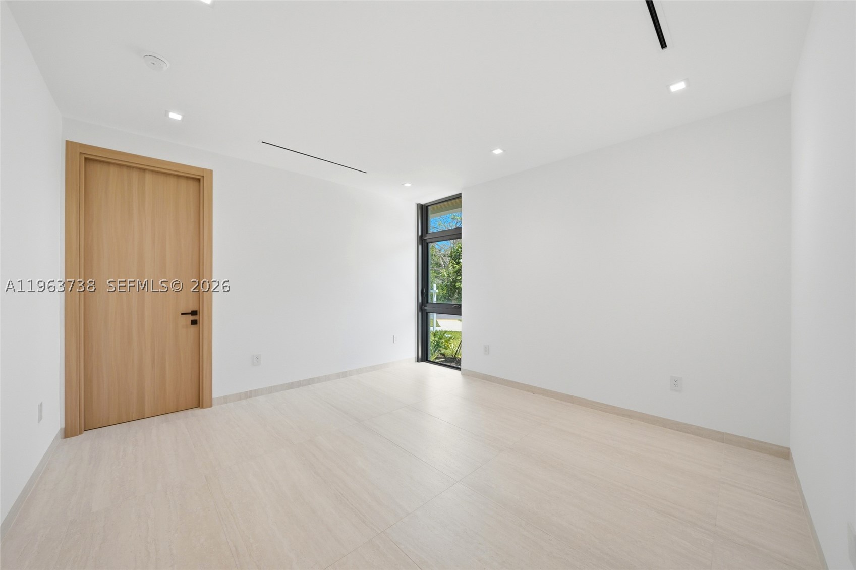 4401 SW 14th St Miami, FL 33134