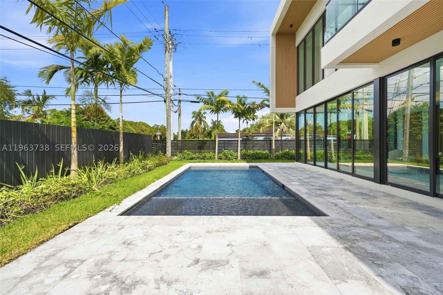 4401 SW 14th St Miami, FL 33134