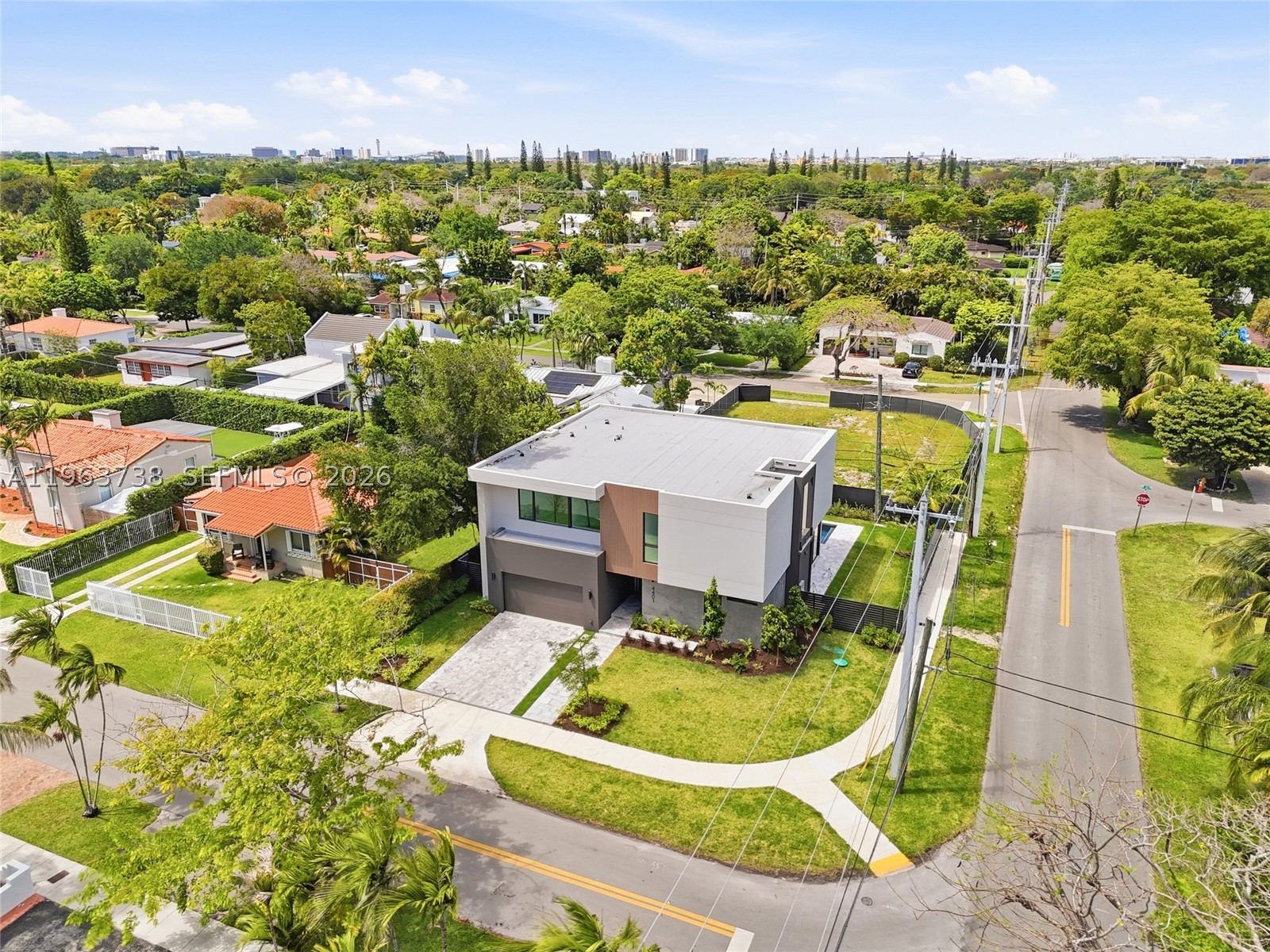 4401 SW 14th St Miami, FL 33134