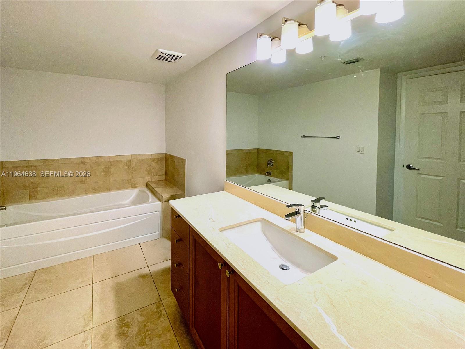 image 55 Merrick Condo12