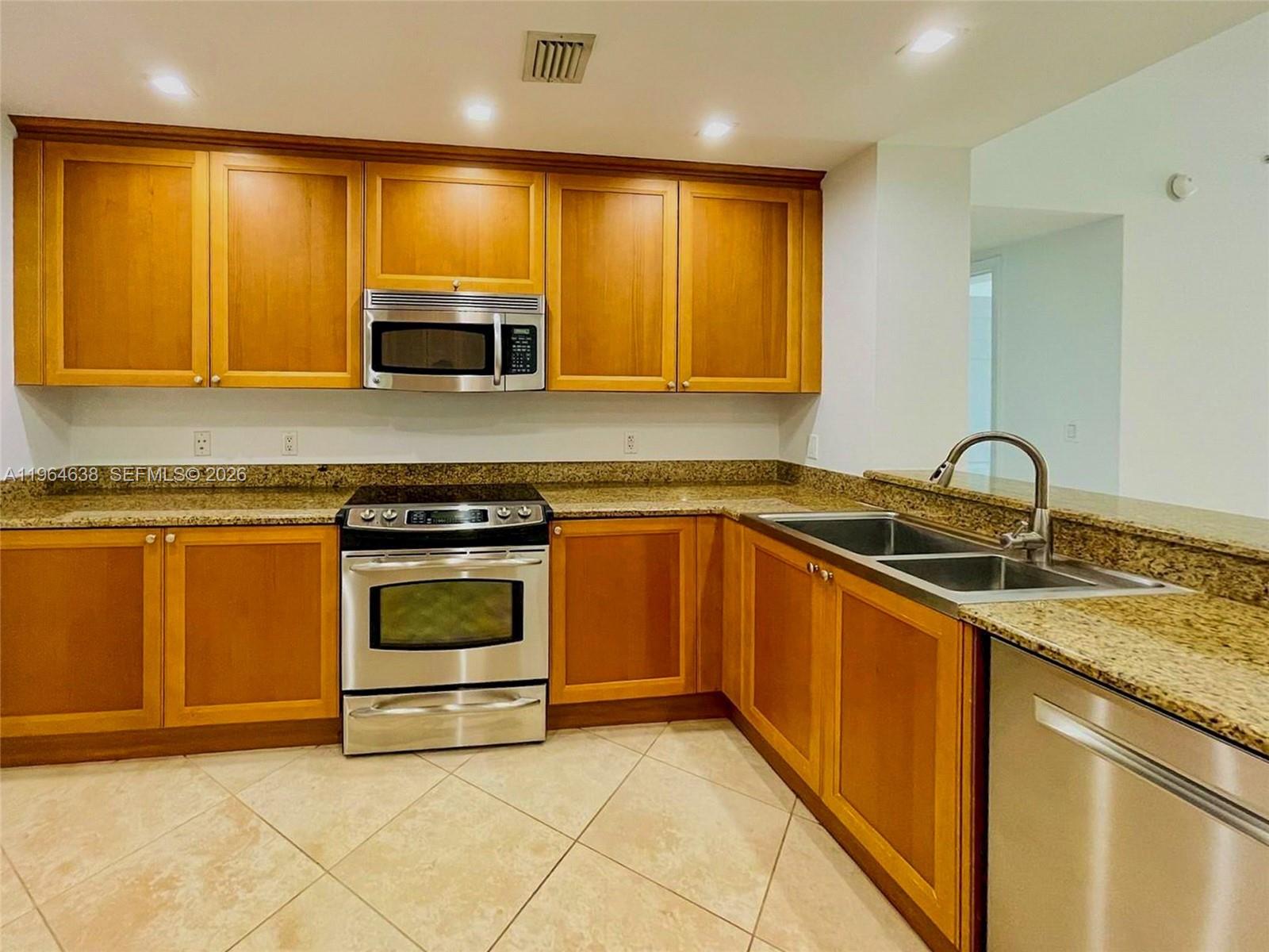 image 55 MERRICK CONDO25